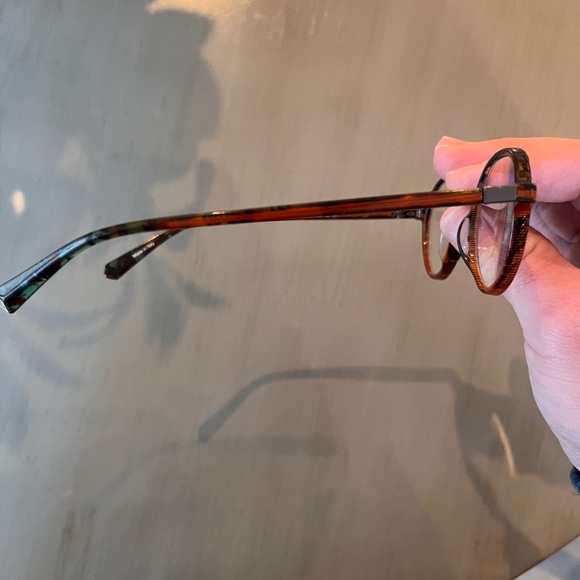 Le Rey Tortoise Shell Round Glasses - Picture 3 of 5